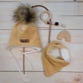 Zimní dvouvrstvá čepice na zavazování s bambulí z kožešinky + šátek Z&Z, béžová, 56-62 (0-3m)